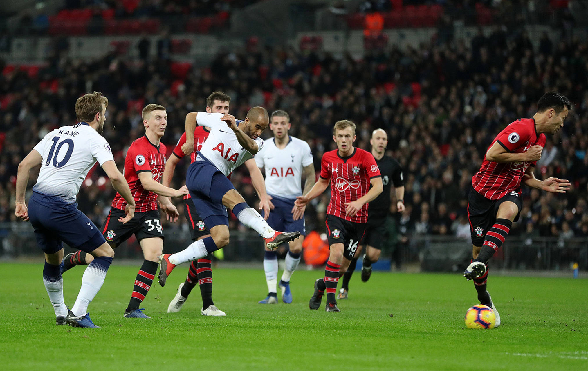 用替补球员 用替补球员